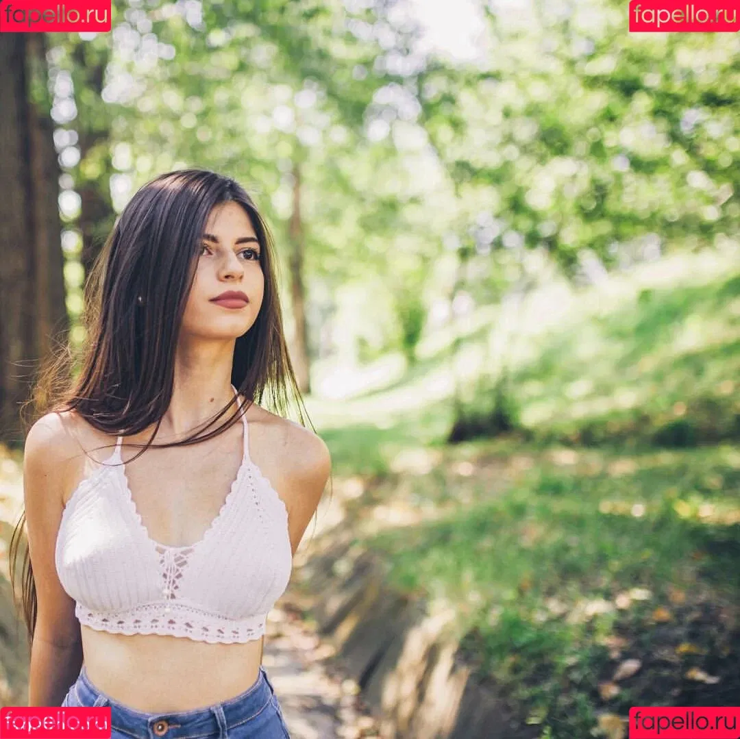 Raducu Mihaela Onlyfans Photo Gallery 