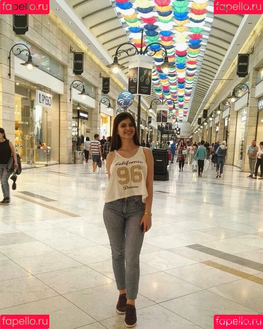 Raducu Mihaela Onlyfans Photo Gallery 