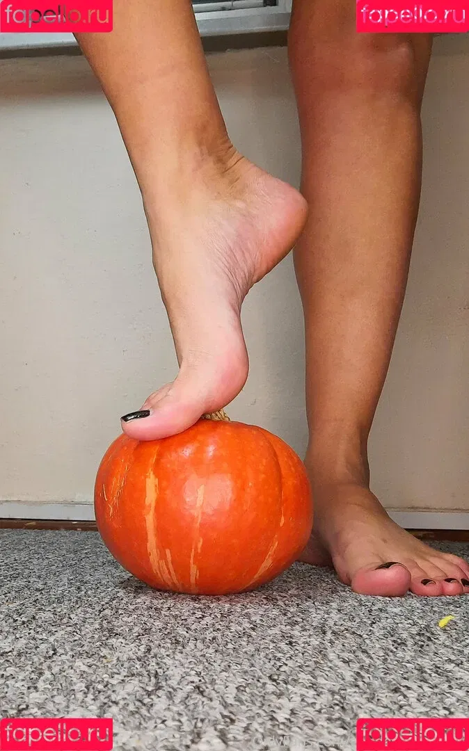 goddesstessaprag Onlyfans Photo Gallery 