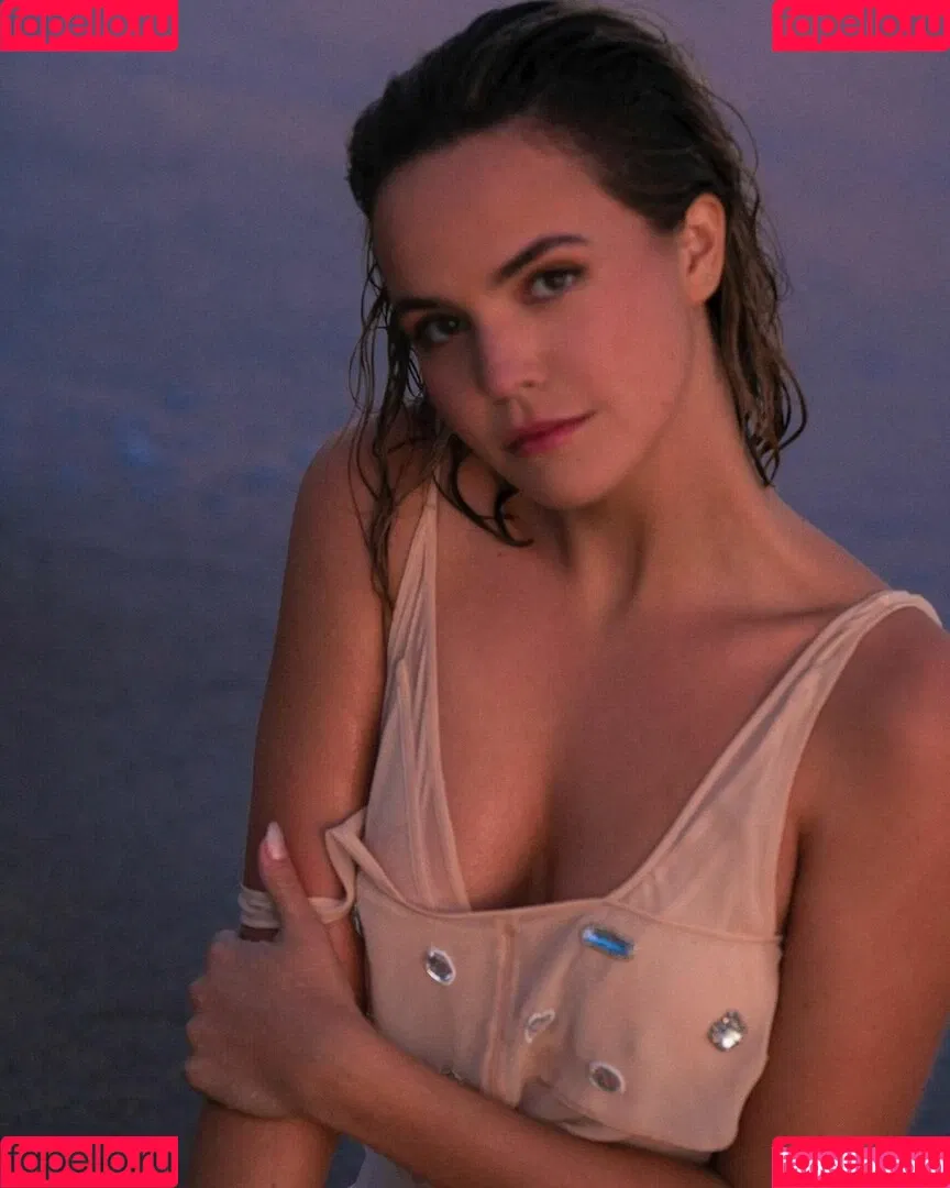 Bailee Madison Onlyfans Photo Gallery 