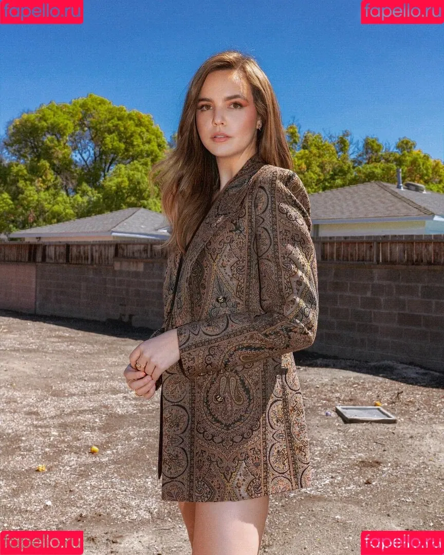 Bailee Madison Onlyfans Photo Gallery 
