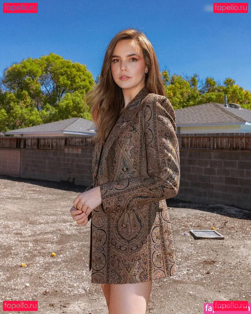 Bailee Madison Onlyfans Photo Gallery 