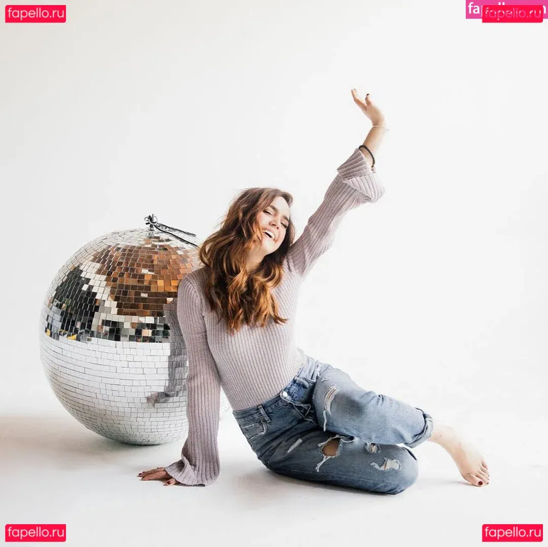 Bailee Madison Onlyfans Photo Gallery 