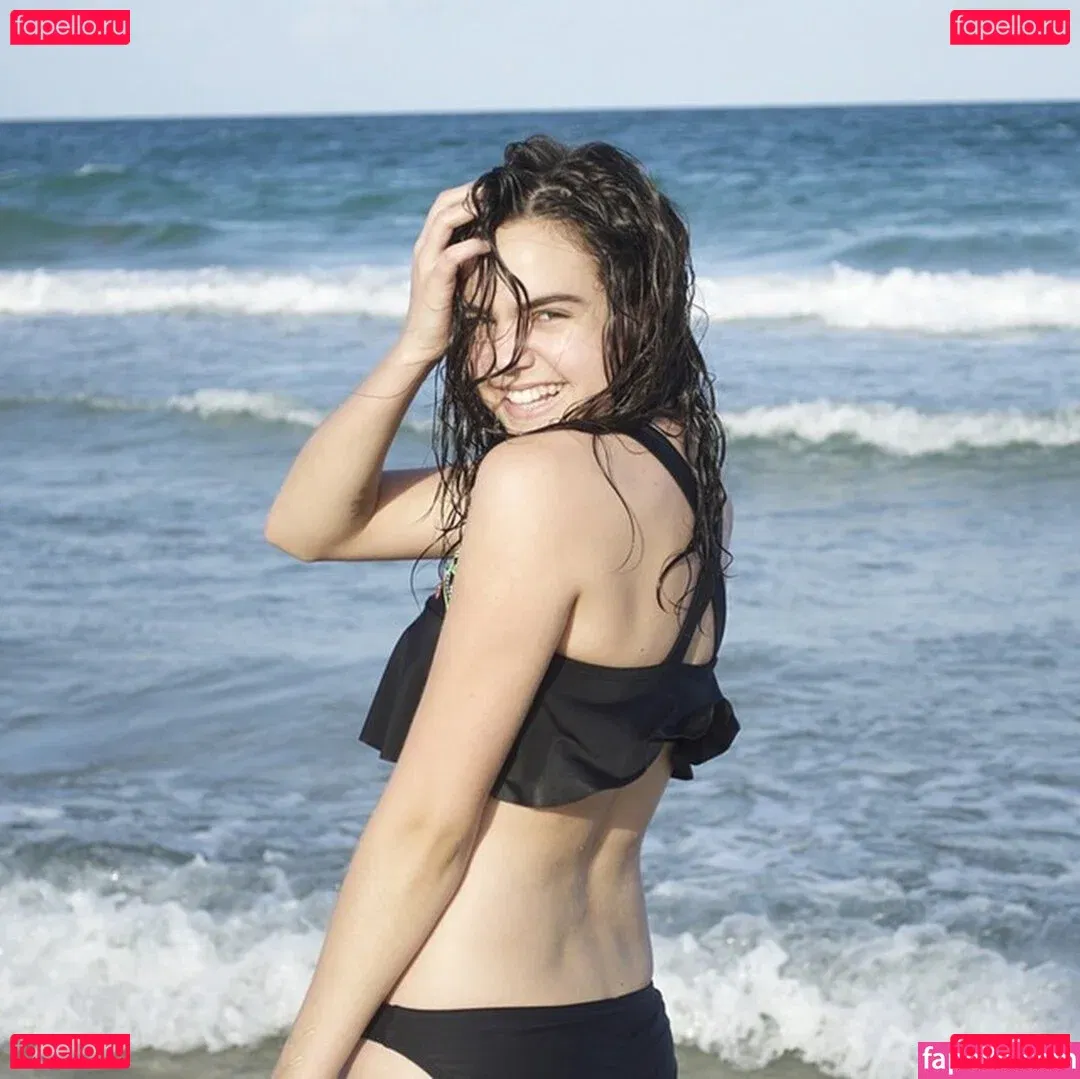 Bailee Madison Onlyfans Photo Gallery 