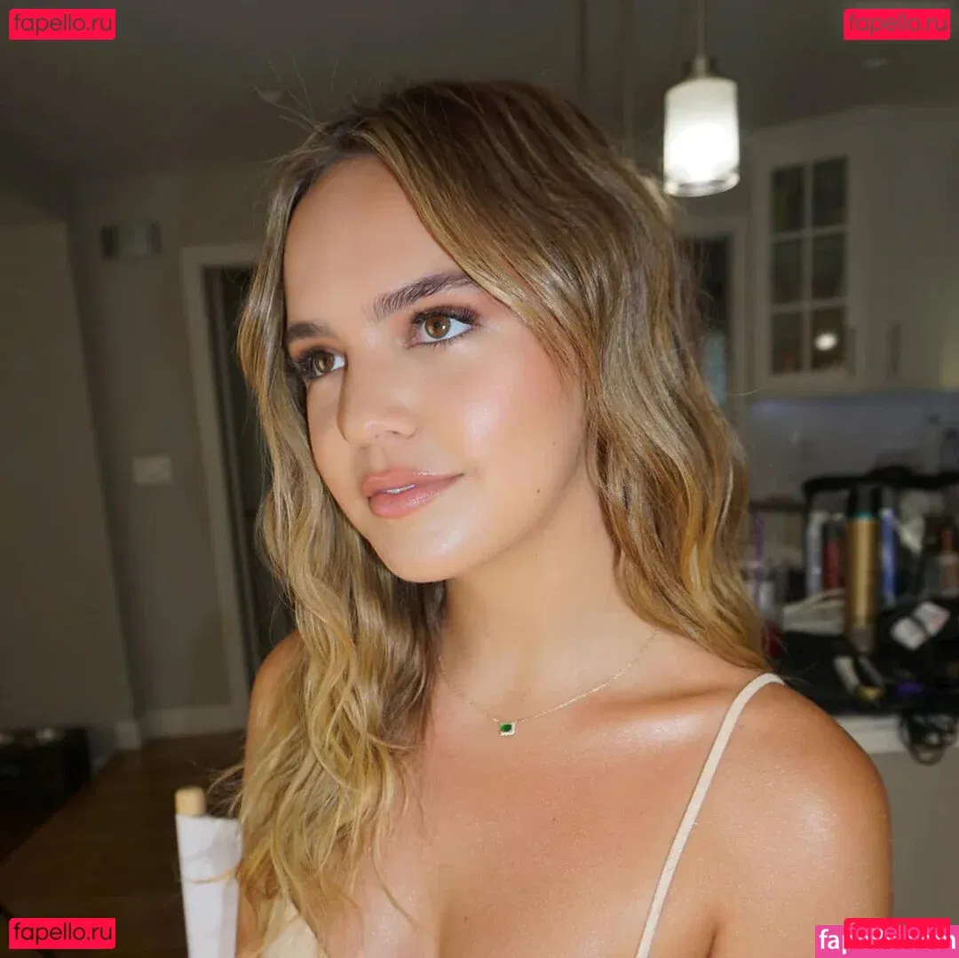 Bailee Madison Onlyfans Photo Gallery 