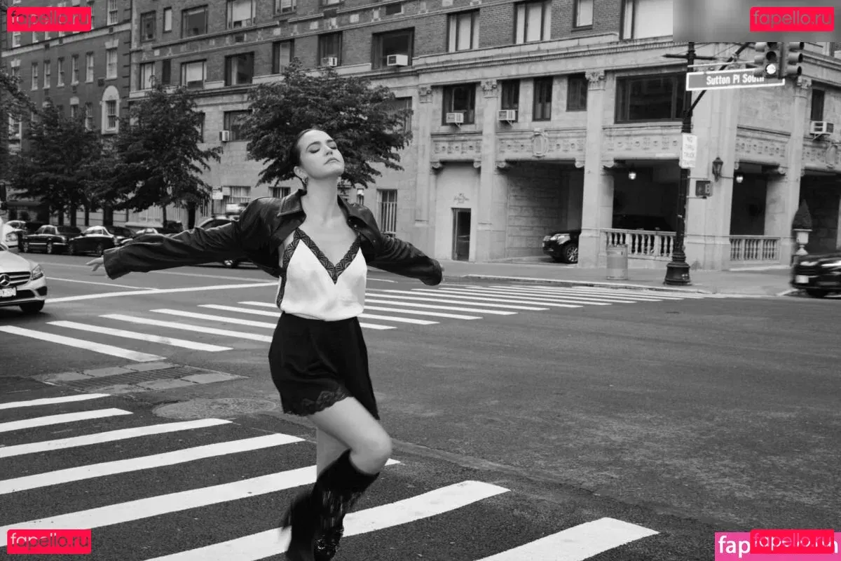 Bailee Madison Onlyfans Photo Gallery 