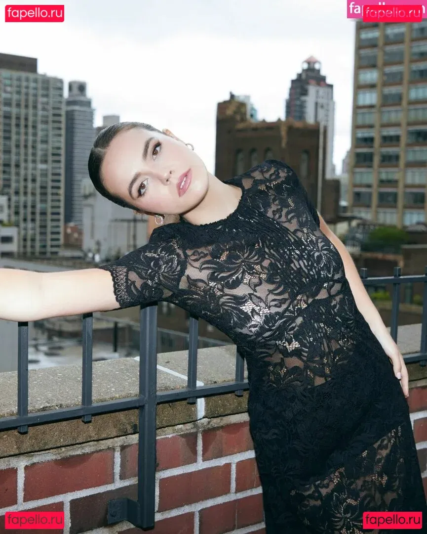 Bailee Madison Onlyfans Photo Gallery 