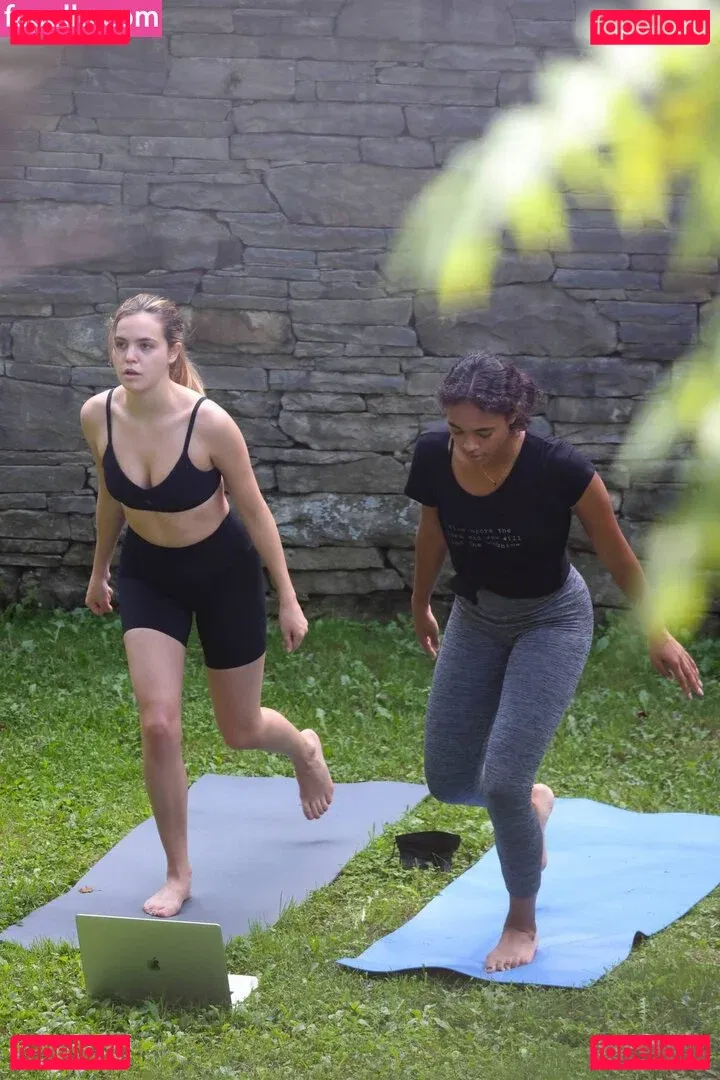 Bailee Madison Onlyfans Photo Gallery 