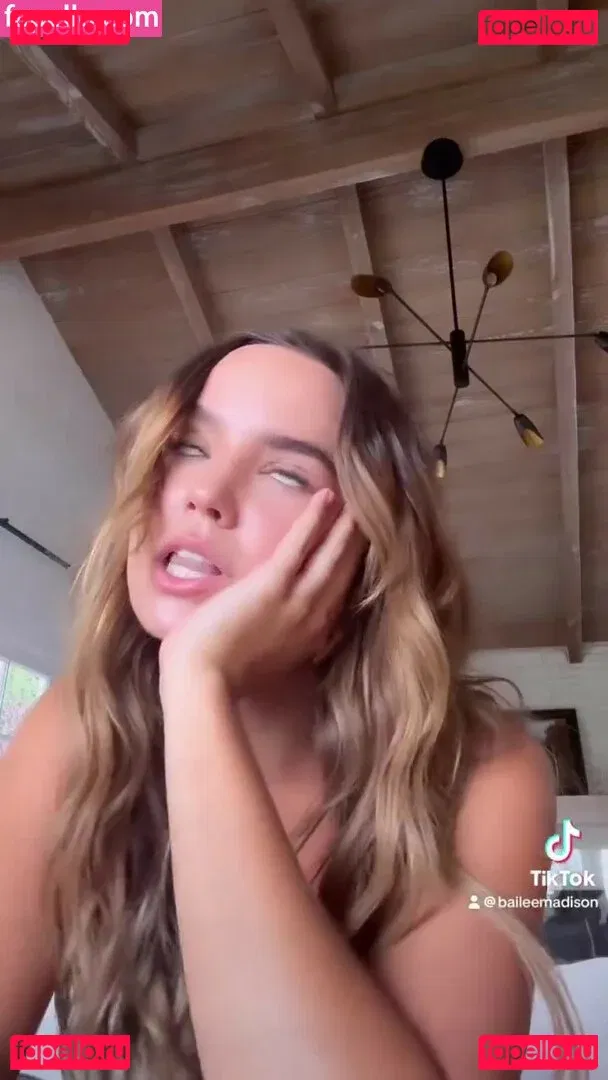 Bailee Madison Onlyfans Photo Gallery 