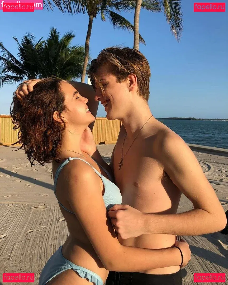 Bailee Madison Onlyfans Photo Gallery 