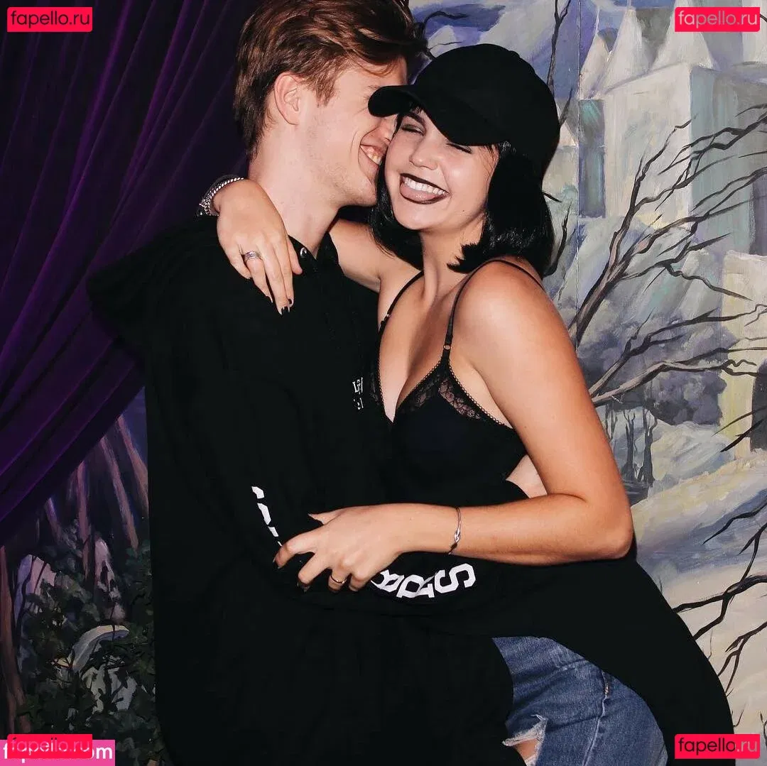 Bailee Madison Onlyfans Photo Gallery 