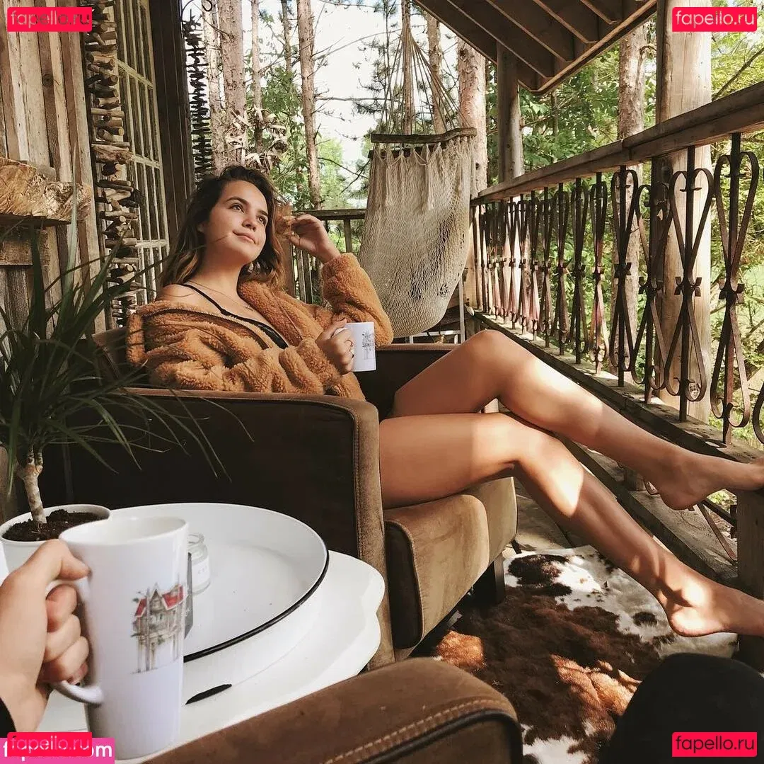 Bailee Madison Onlyfans Photo Gallery 