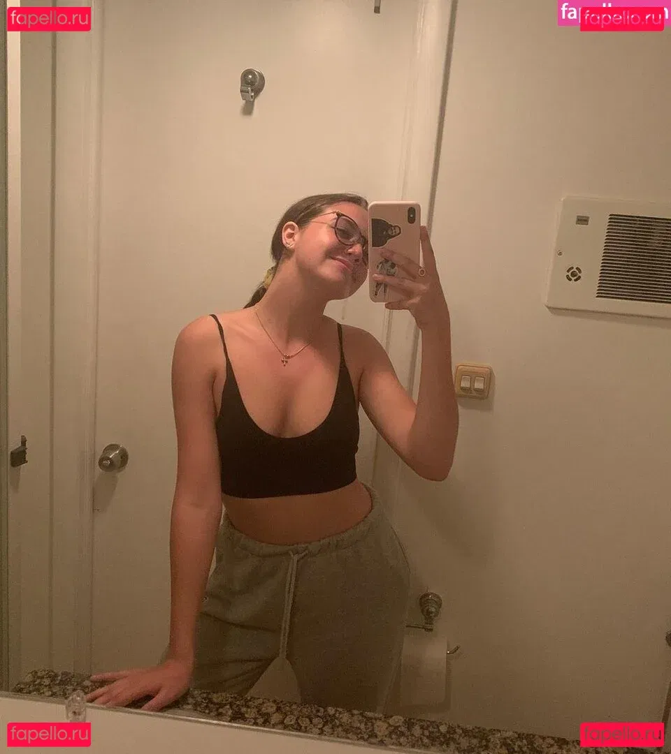 Bailee Madison Onlyfans Photo Gallery 