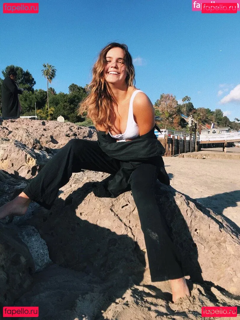 Bailee Madison Onlyfans Photo Gallery 