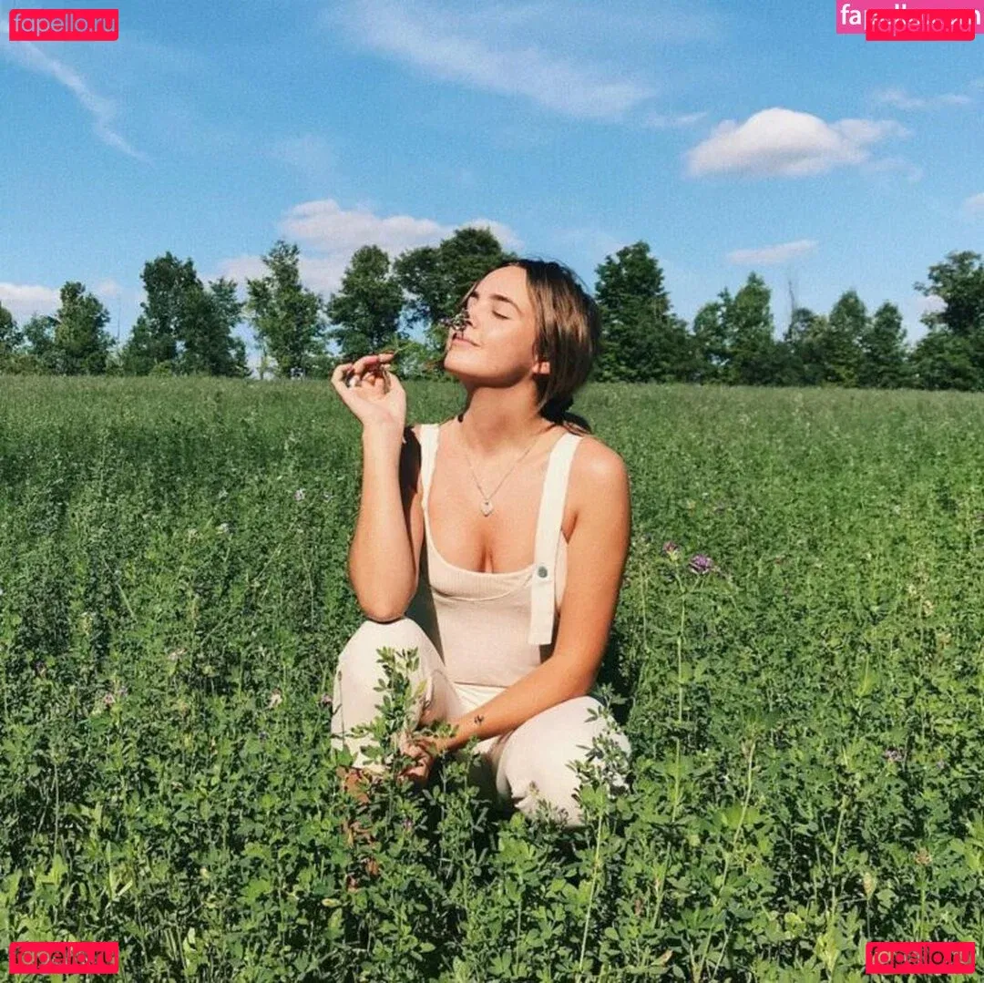 Bailee Madison Onlyfans Photo Gallery 