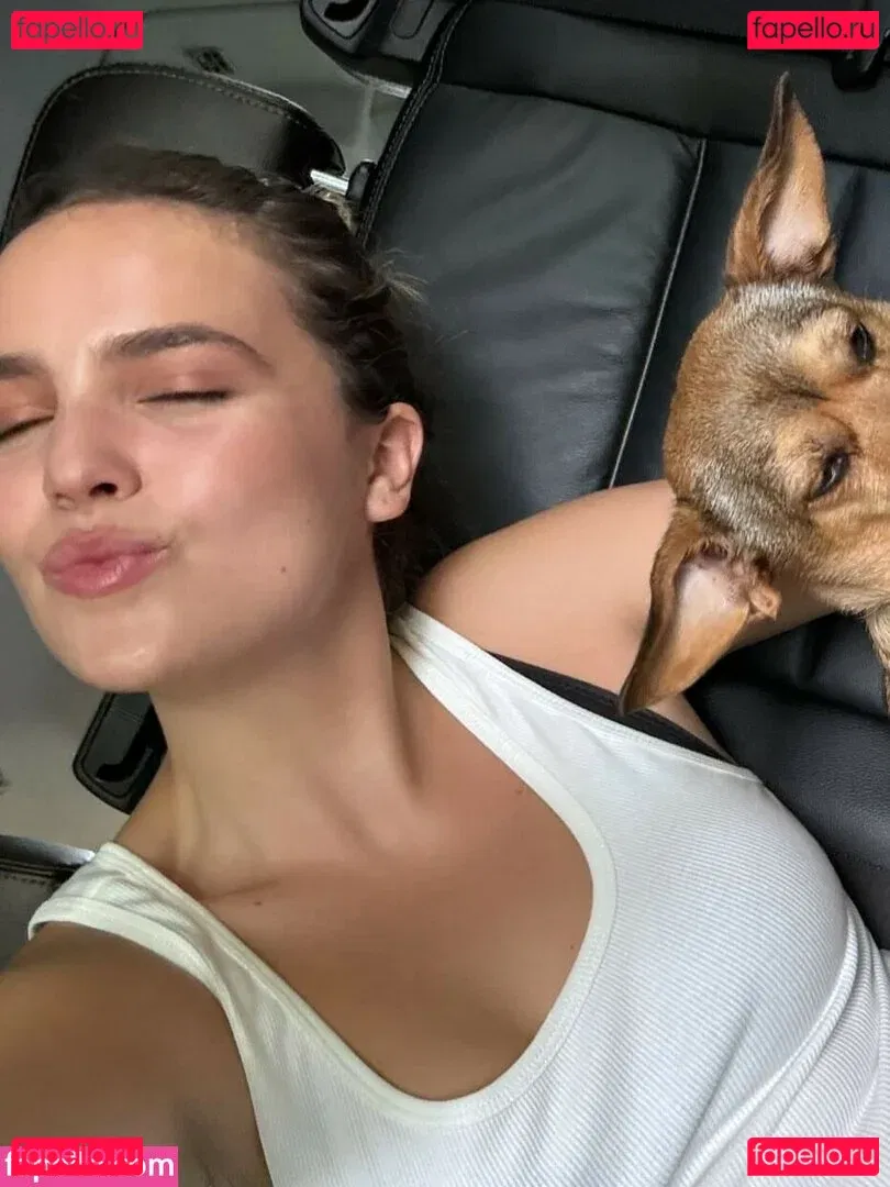 Bailee Madison Onlyfans Photo Gallery 