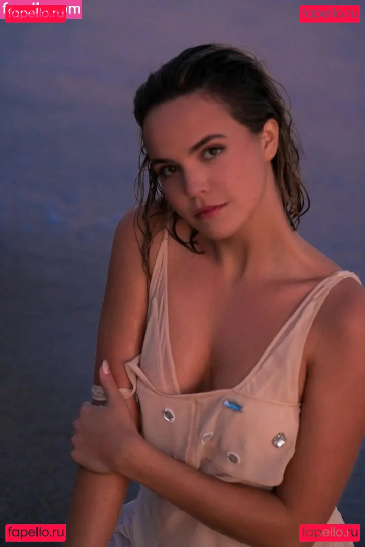Bailee Madison Onlyfans Photo Gallery 