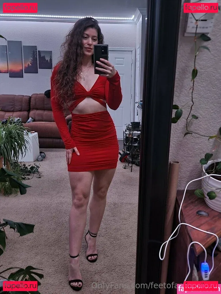 feetofastonervip Onlyfans Photo Gallery 