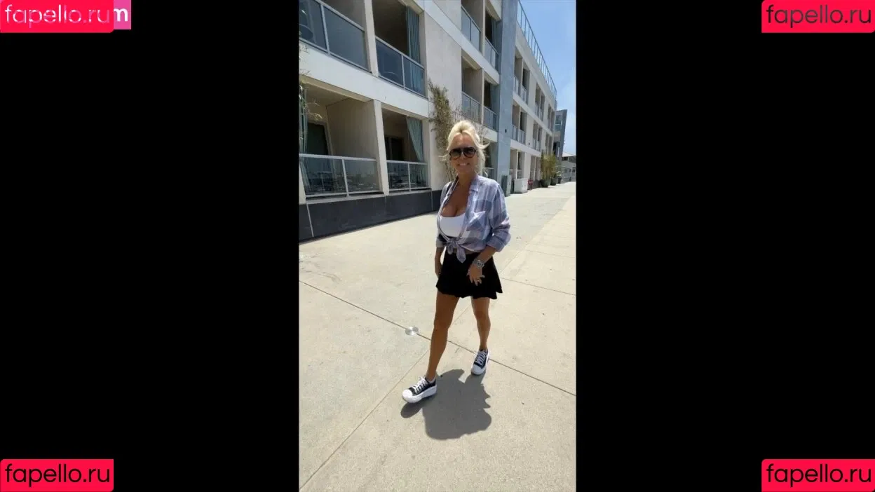 Wifeys World / Sandra Otterson Onlyfans Photo Gallery 