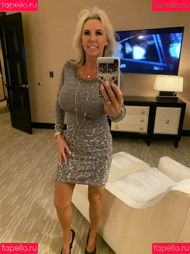 Wifeys World / Sandra Otterson Onlyfans Photo Gallery 