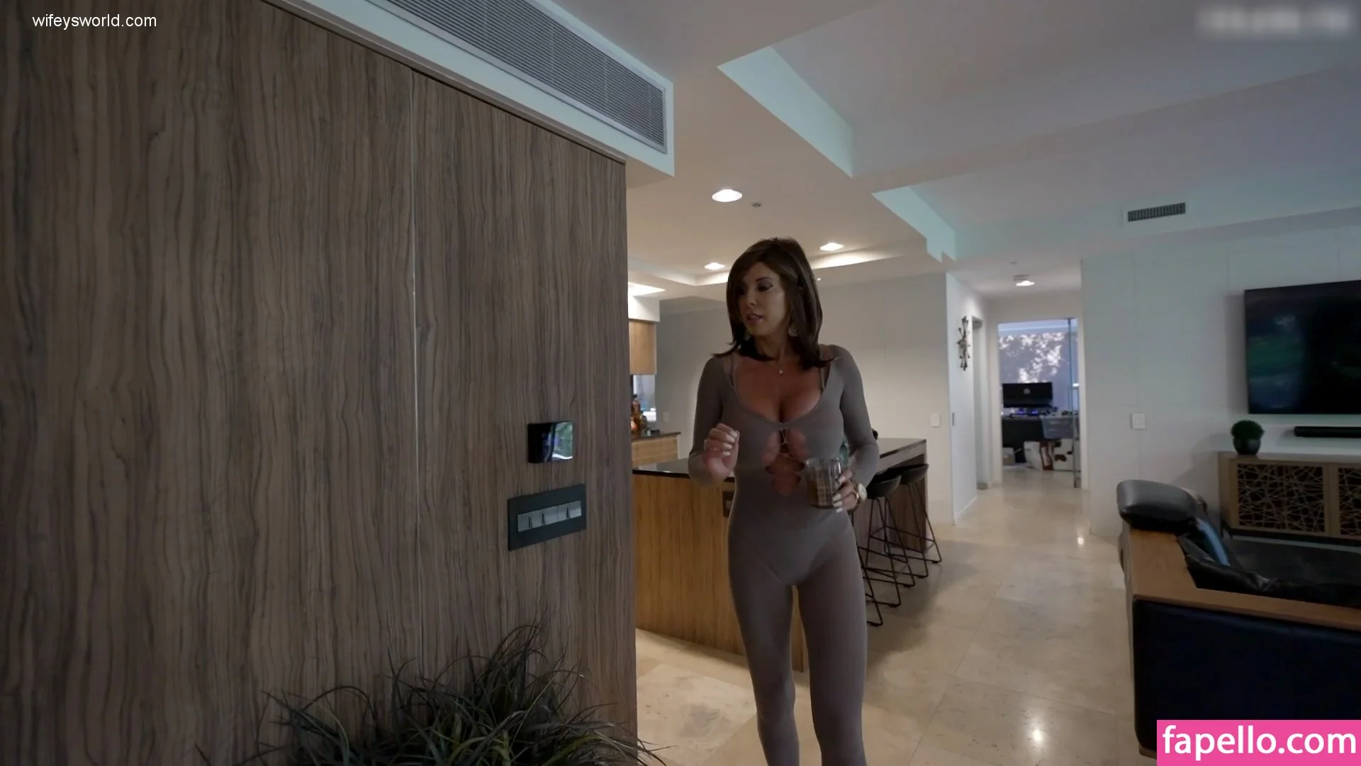 Wifeys World / Sandra Otterson Onlyfans Photo Gallery 