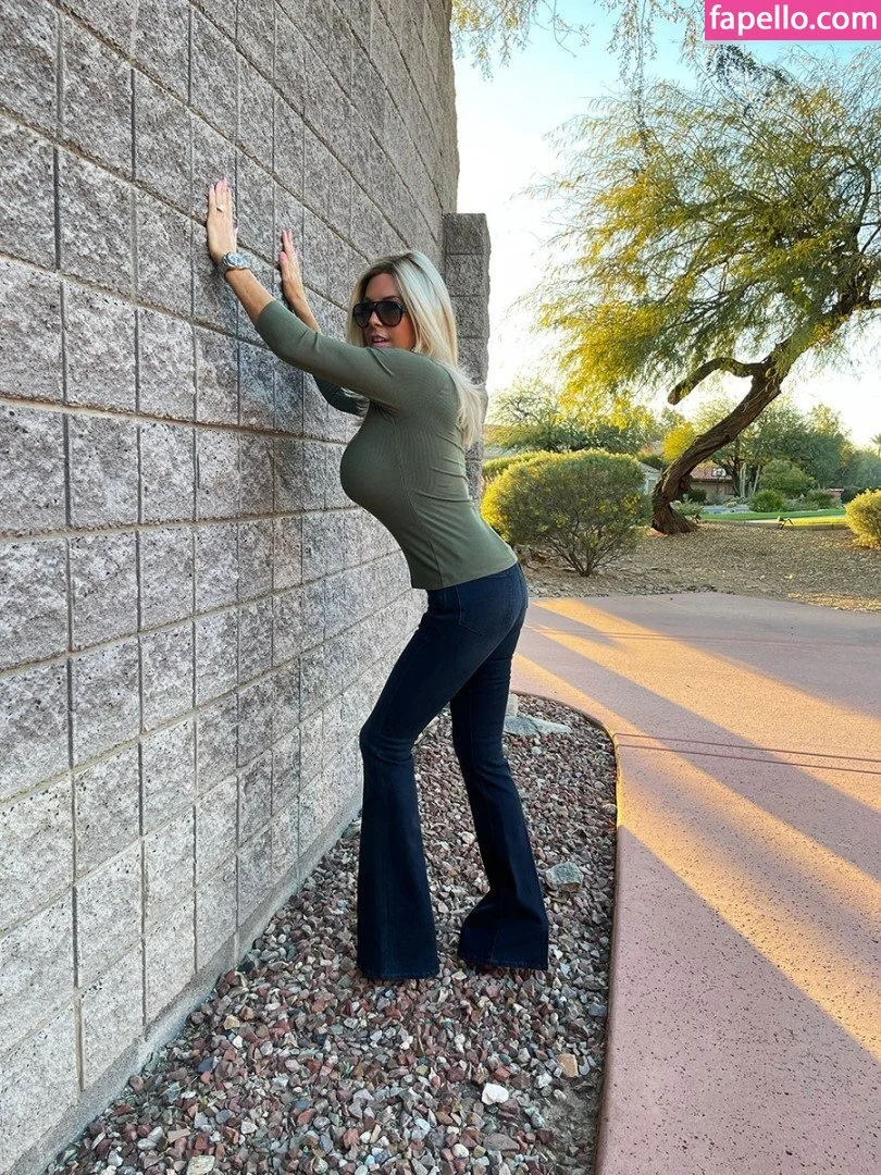 Wifeys World / Sandra Otterson Onlyfans Photo Gallery 