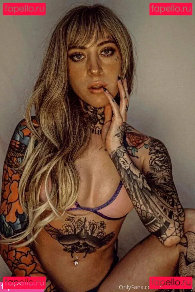 kellymedonly Onlyfans Photo Gallery 