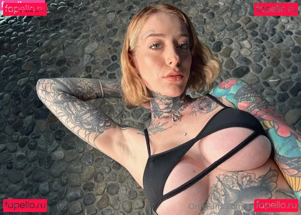 kellymedonly Onlyfans Photo Gallery 