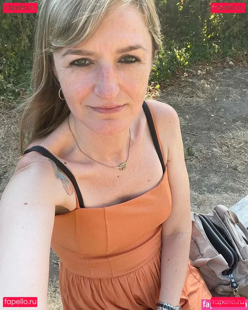 payingformydivorce Onlyfans Photo Gallery 