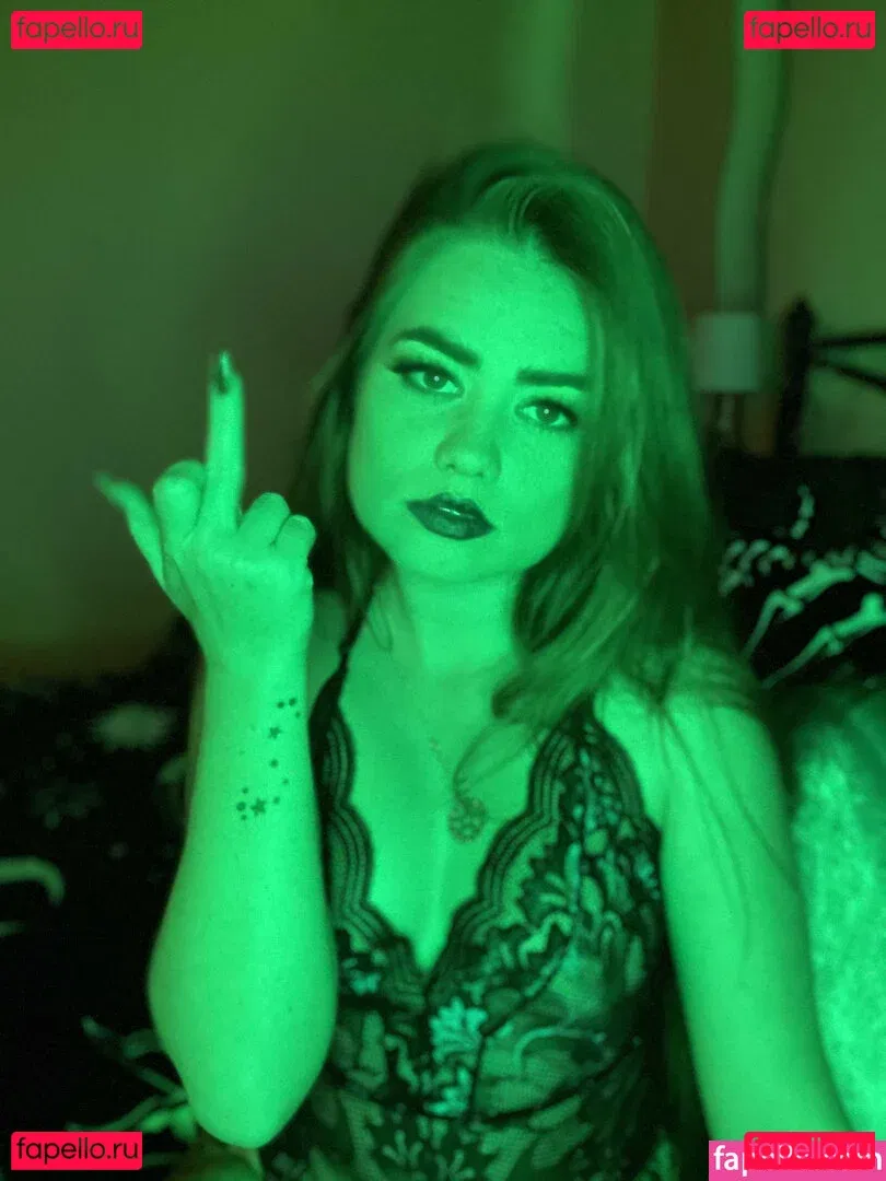 findomroxy1 Onlyfans Photo Gallery 