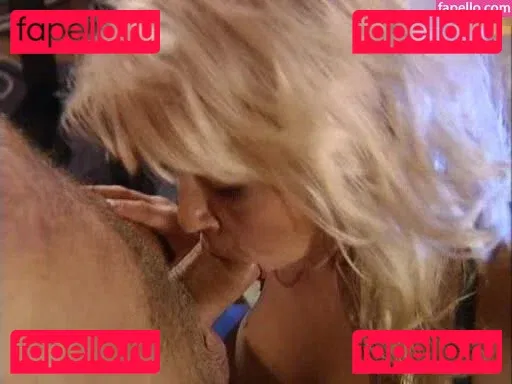 Vivian Schmitt Onlyfans Photo Gallery 