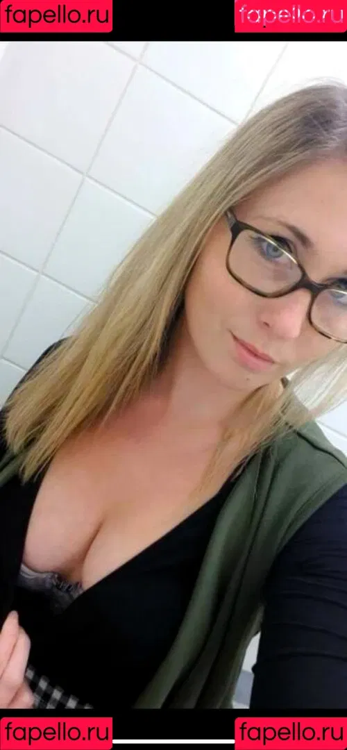 catraises Onlyfans Photo Gallery 