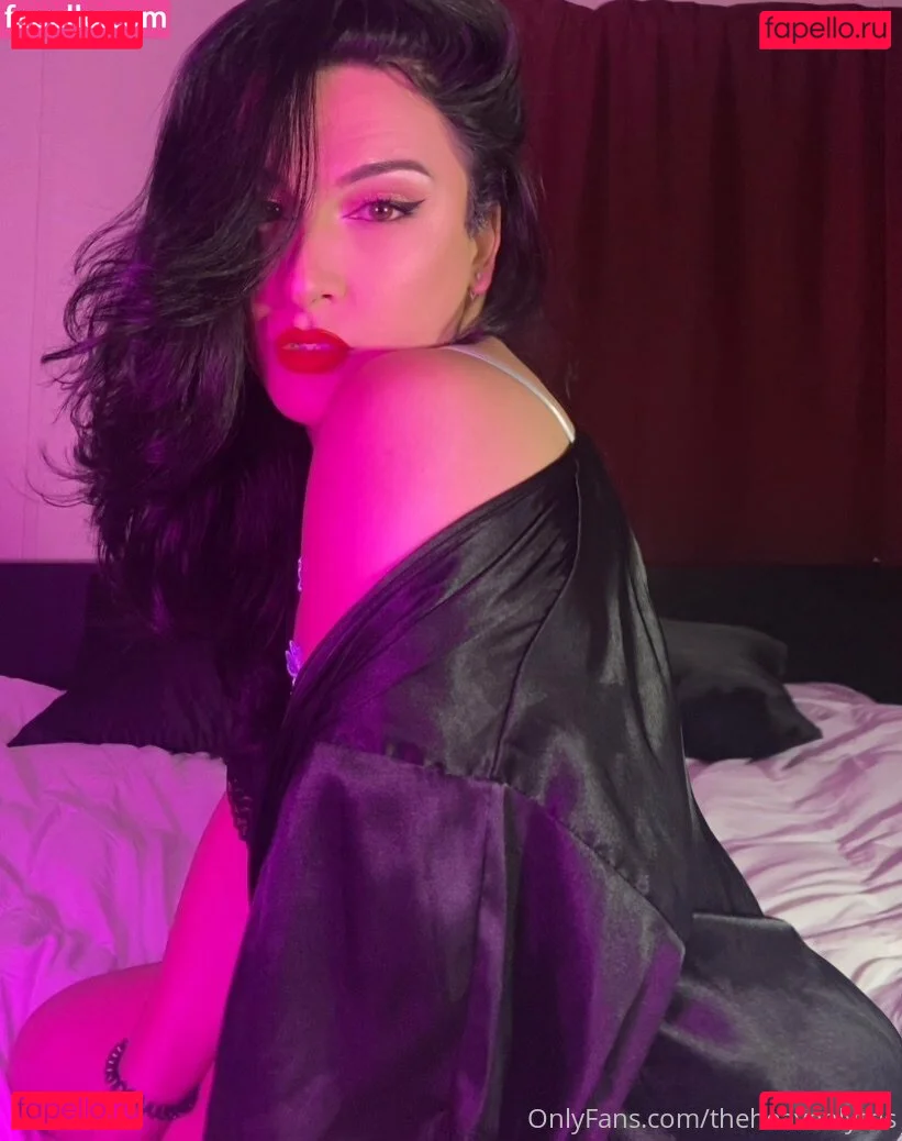 theheavenlytris Onlyfans Photo Gallery 