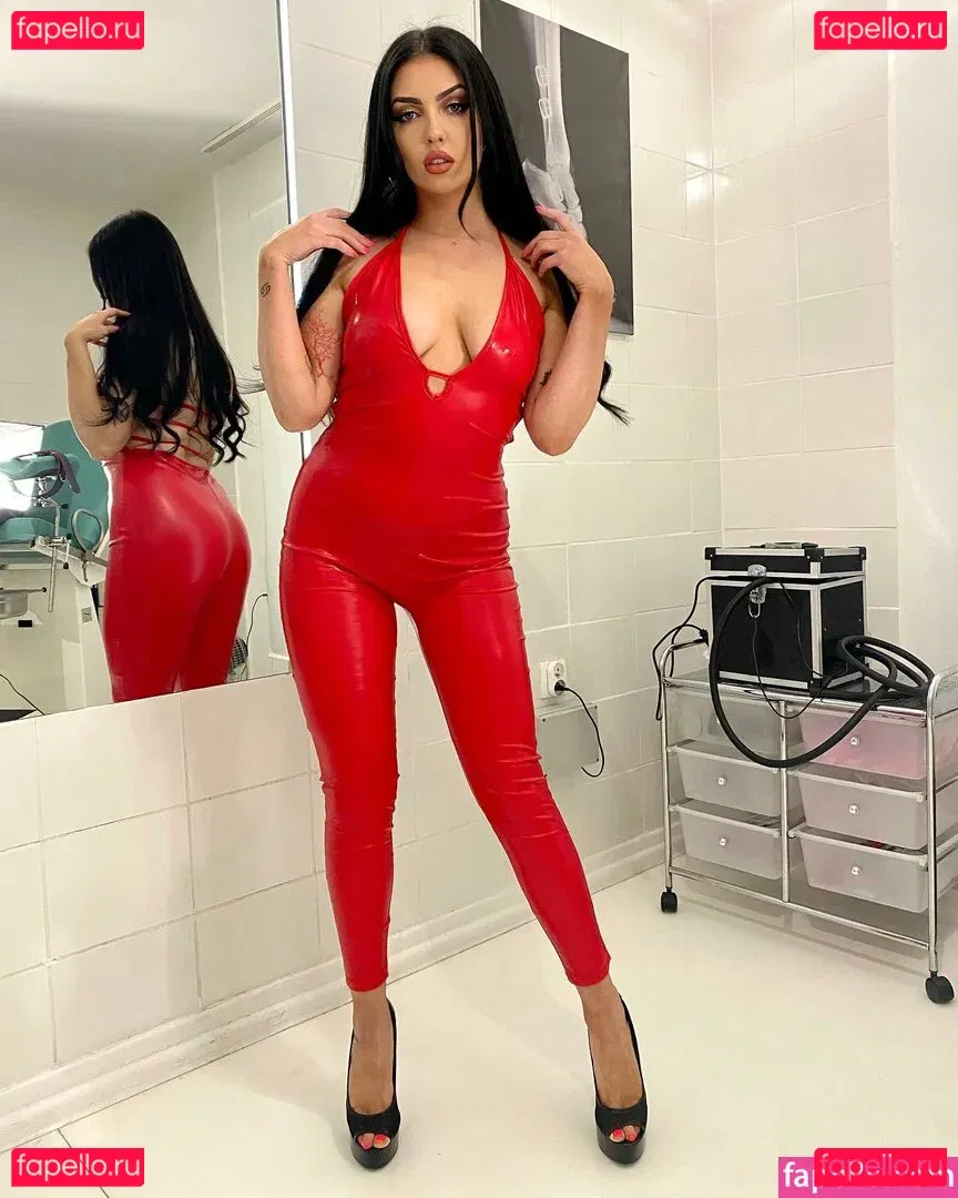 Misstress Glamorous Onlyfans Photo Gallery 