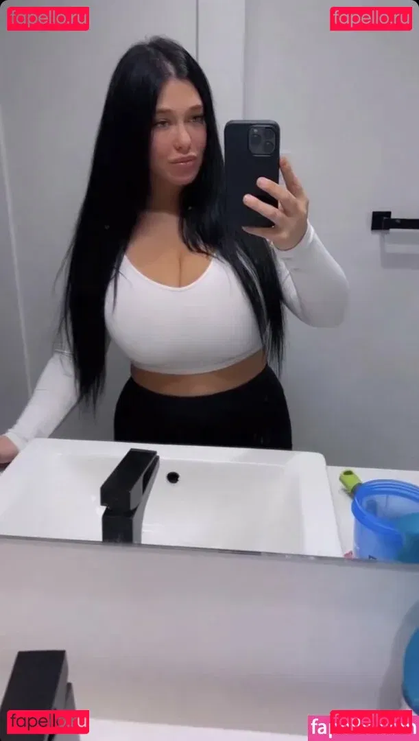 roxnour Onlyfans Photo Gallery 