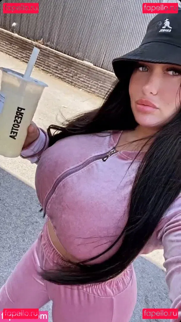 roxnour Onlyfans Photo Gallery 