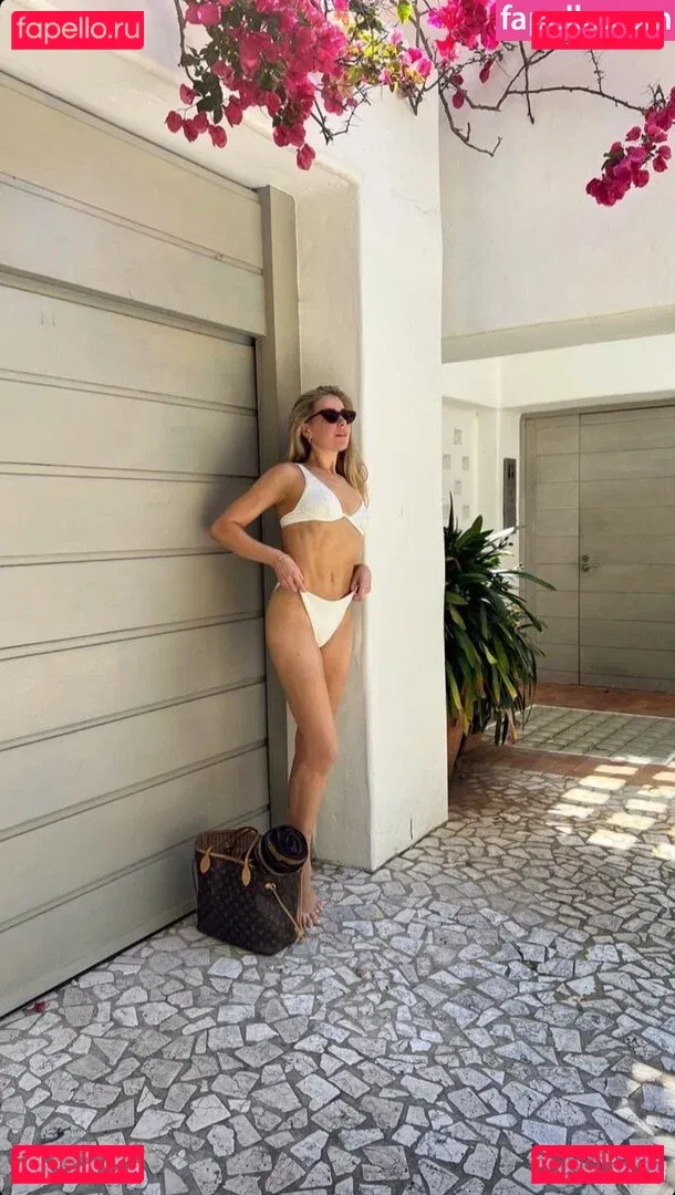 April Rose Pengilly Onlyfans Photo Gallery 