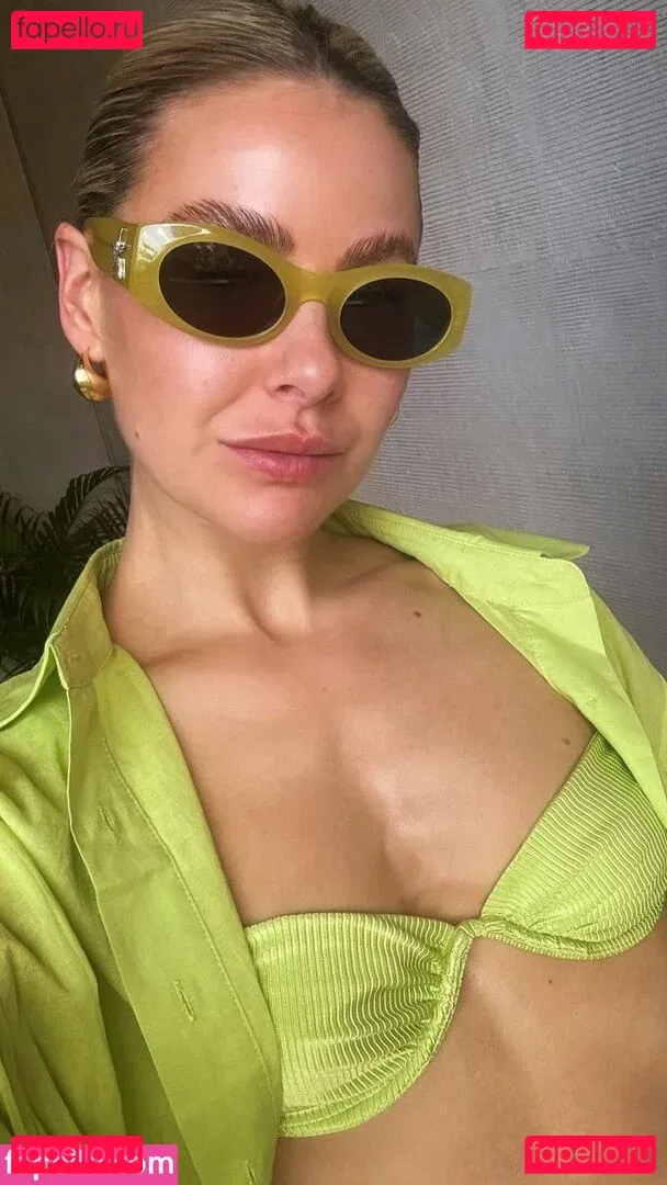 April Rose Pengilly Onlyfans Photo Gallery 