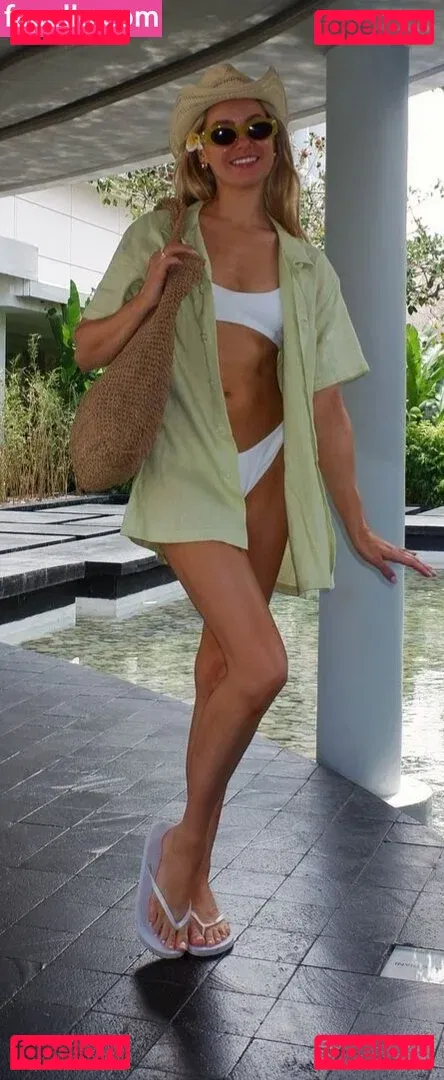 April Rose Pengilly Onlyfans Photo Gallery 