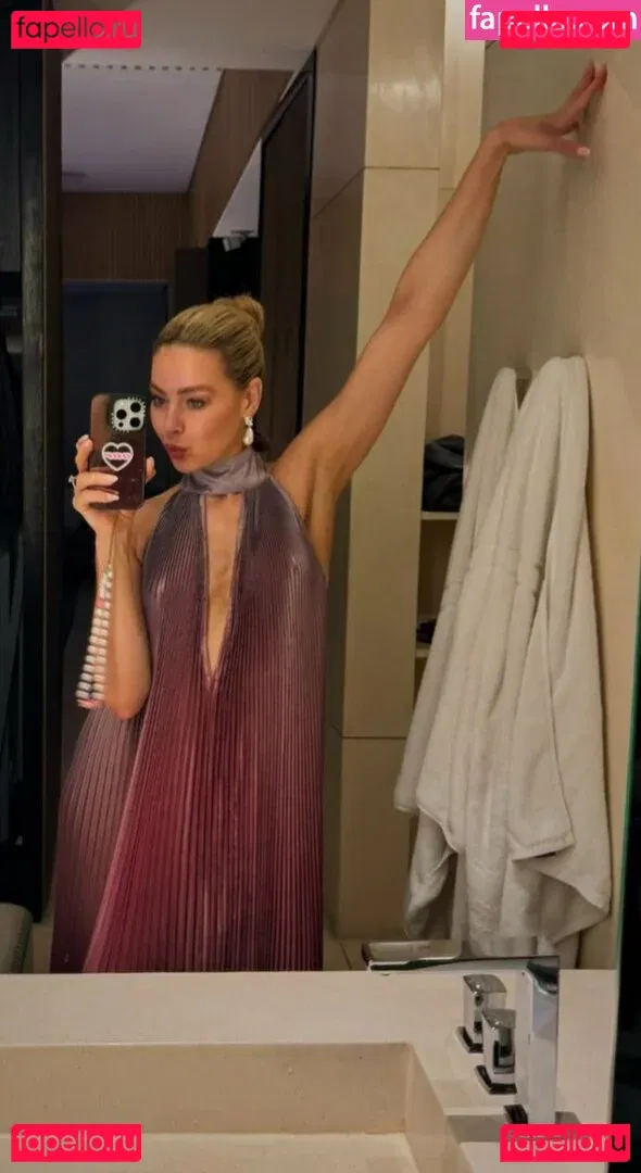 April Rose Pengilly Onlyfans Photo Gallery 