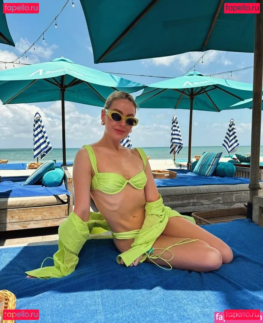 April Rose Pengilly Onlyfans Photo Gallery 