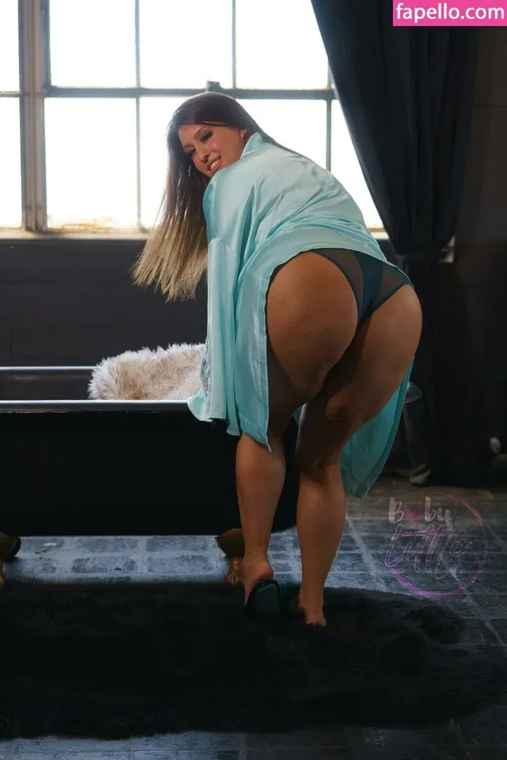 babylittlelo Onlyfans Photo Gallery 