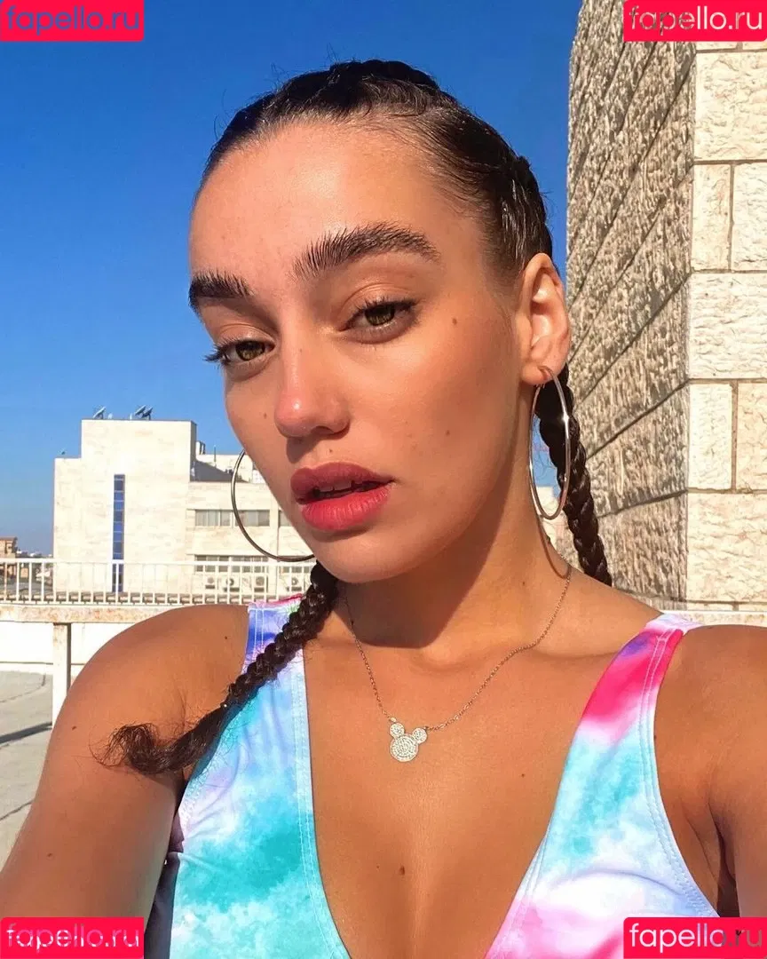 Liraz Nomdar Onlyfans Photo Gallery 
