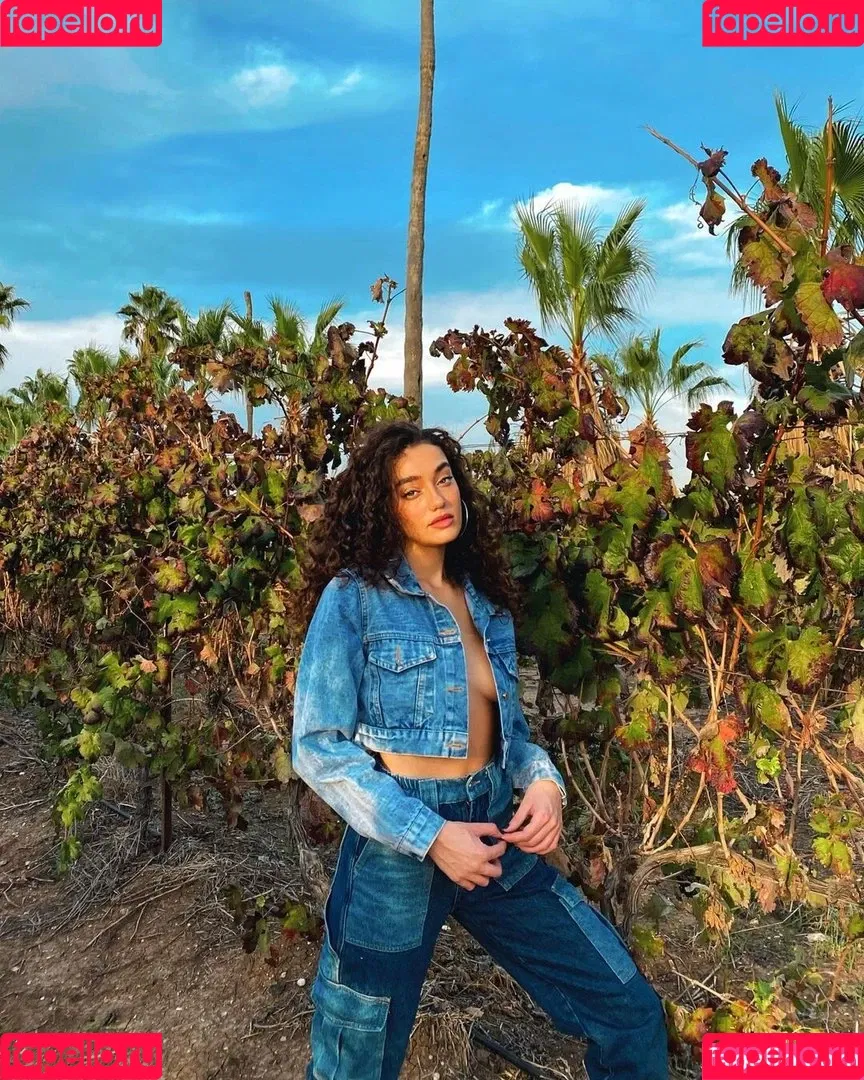 Liraz Nomdar Onlyfans Photo Gallery 