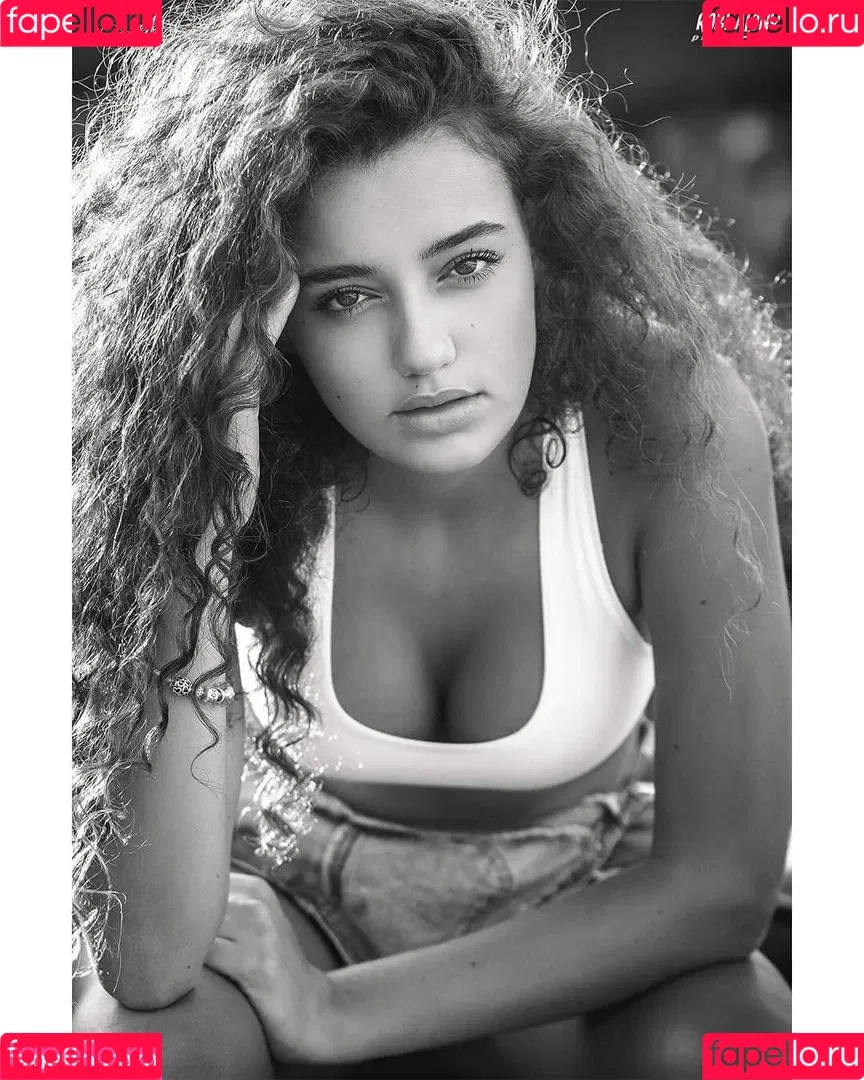 Liraz Nomdar Onlyfans Photo Gallery 