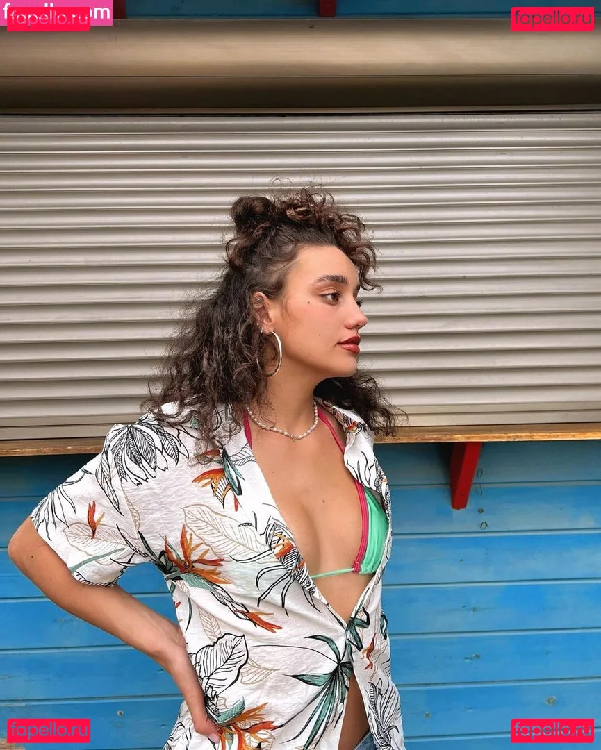 Liraz Nomdar Onlyfans Photo Gallery 