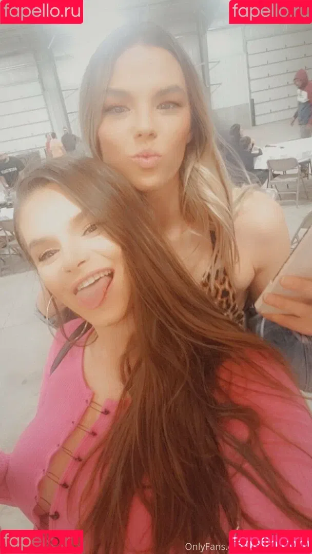 xoxoreneexo Onlyfans Photo Gallery 