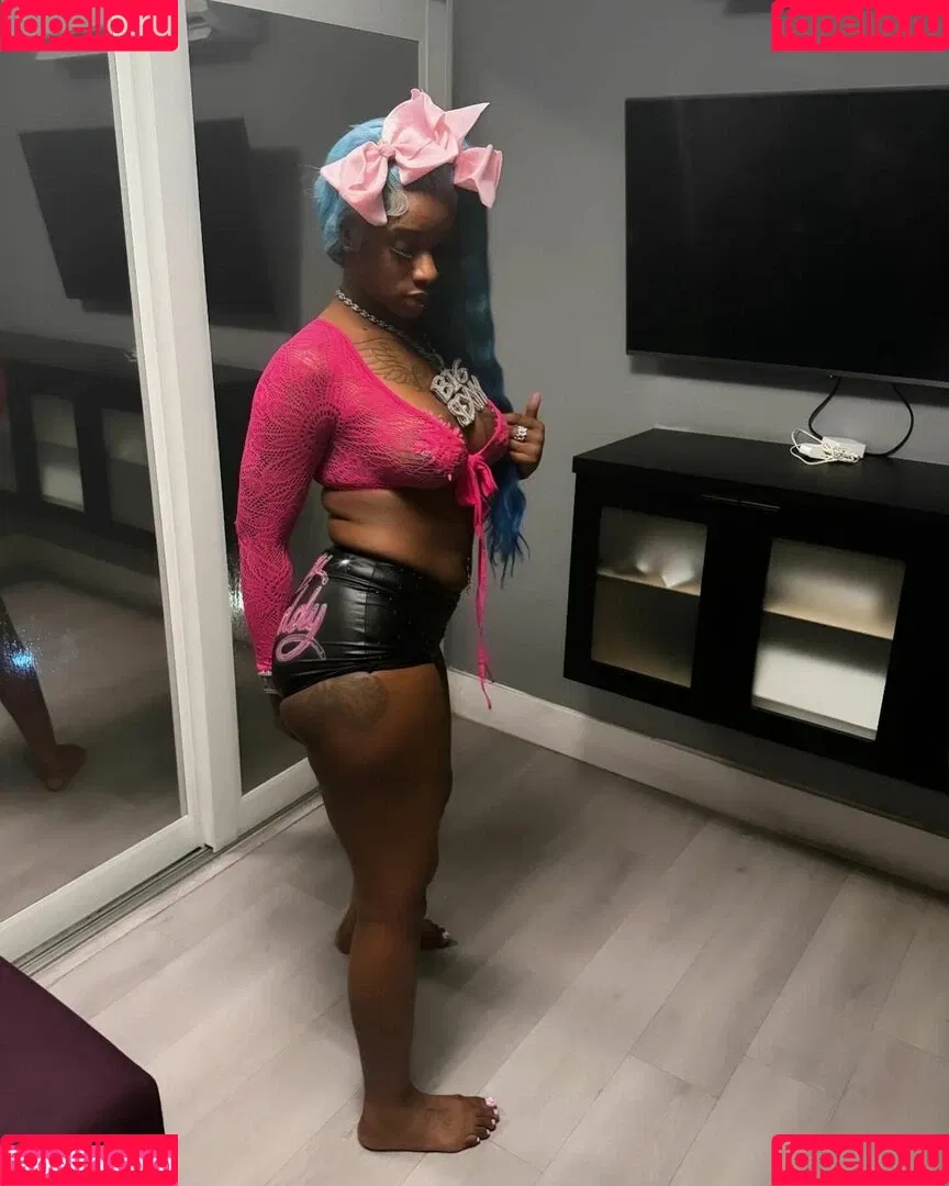 Sexxy Red Onlyfans Photo Gallery 
