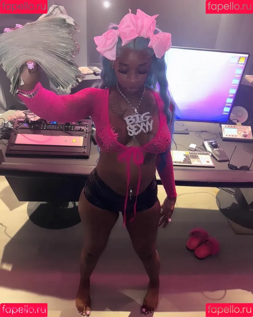 Sexxy Red Onlyfans Photo Gallery 