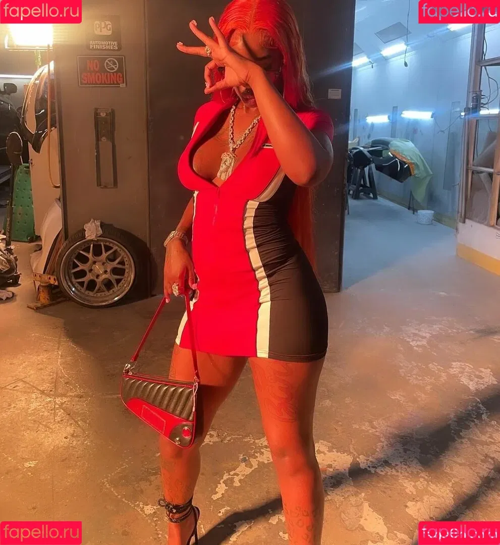 Sexxy Red Onlyfans Photo Gallery 